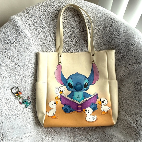 Loungefly Handbags - 📖Stitch Loungefly Tote and Keychain 🌺